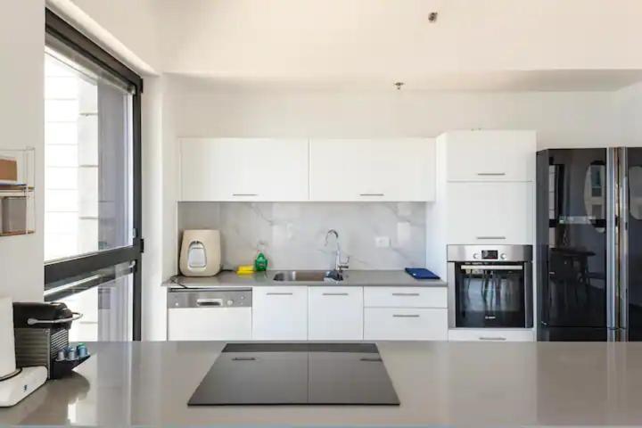 Oַ&O Group- Luxury Apt Tower Best Sea View Bat Yam Εξωτερικό φωτογραφία